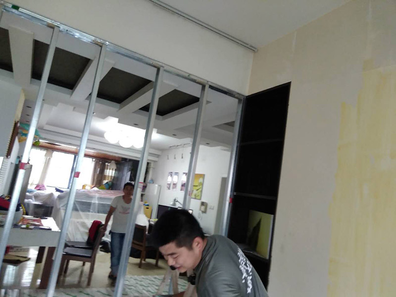 專門處理門窗問題的鄭州維修公司，鄭州維修玻璃門窗師傅電話