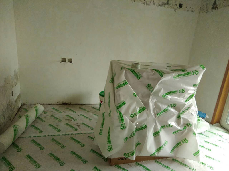 廚衛(wèi)地面找平，墻面抹灰