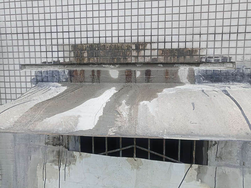 窗戶外墻防水切割：1、外墻防水不建議用防水涂料，防水涂料施工后需要做一層保護層；2、防水需要在水泥基面施工，如果貼了瓷磚，還需要把瓷磚鏟除再施工；3、外墻防水最好使用砂漿防水劑，做好后可以與原有的水泥基面形成一個整體，且不會被雨水中的酸、堿等物質破壞。