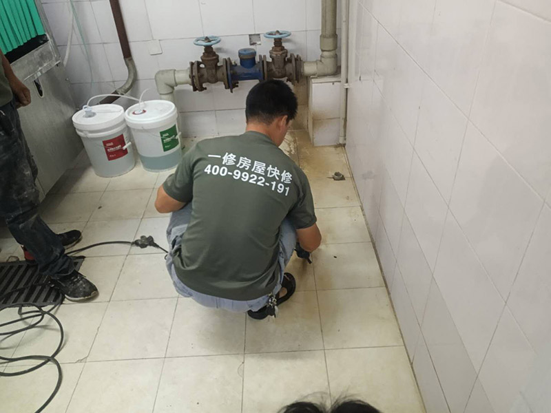 家里的自來水管維修基本技能，快速處理廚房的小pvc管漏水