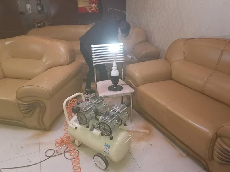 家具維修上門服務(wù)，家具刮痕和裂縫的急救措施是什么，如何清除家具污漬