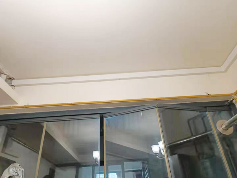明管安裝維修：第一步是測量，確定線管和一級(jí)配電箱的固定點(diǎn)位。第二步是加工我們所需要的線管。第三步是線管的安裝和固定。第四步是管路進(jìn)入線盒或者是線盒。