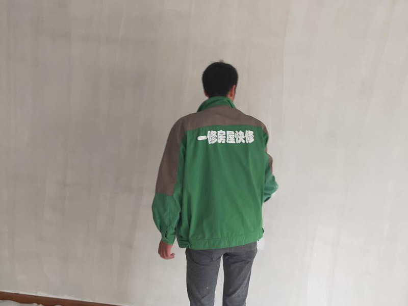 成都墻面刷新有哪些公司好，成都墻面刷新刮膩子時要注意什么