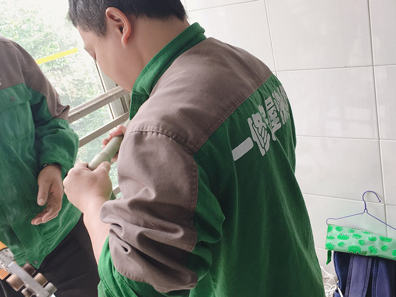 西安刷乳膠漆多少錢一平，西安刷乳膠漆哪種材料好