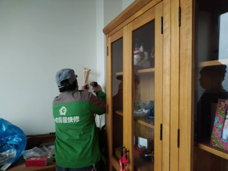 成都房屋漏水墻面發(fā)霉怎么辦，成都房屋漏水哪家好