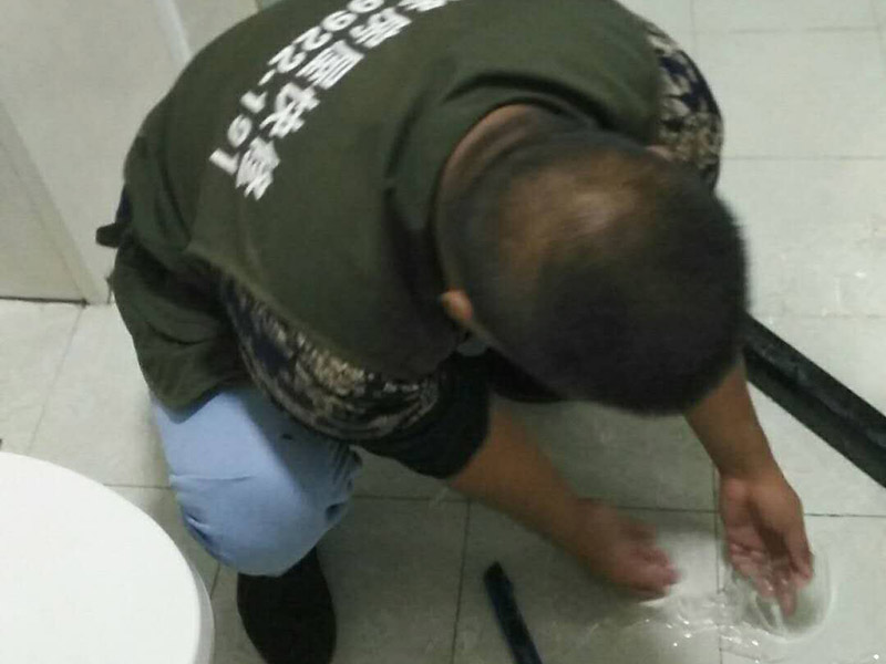 武漢廁所漏水不敲磚怎么處理，武漢廁所漏水找哪家公司好