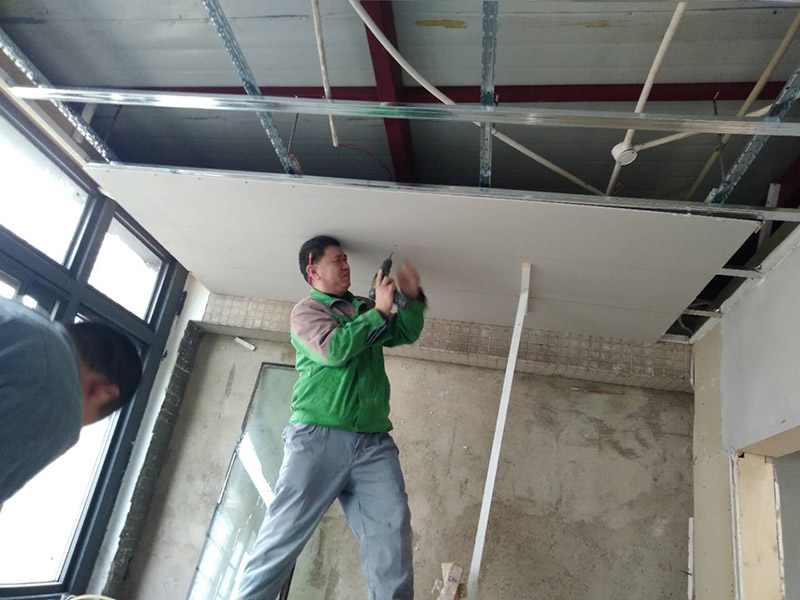 南京房頂漏水可以自己修補嗎，南京房頂漏水維修價格
