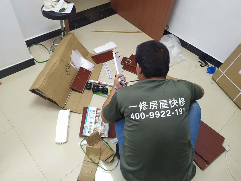實木家具油漆修補師傅工人常用的修補技術_家具補漆調色技巧