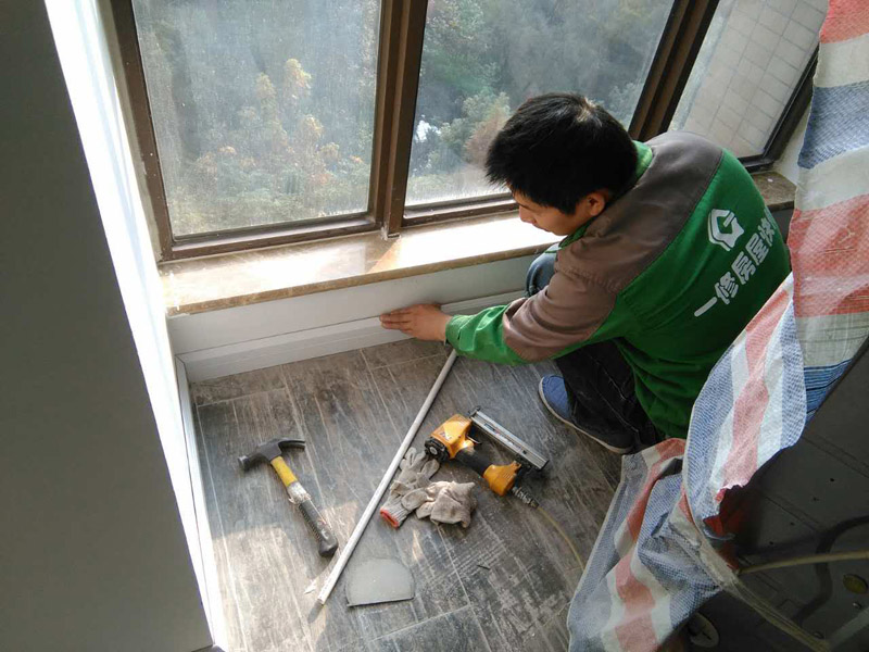 客廳裝修后應留布線圖，日后開孔翻新有