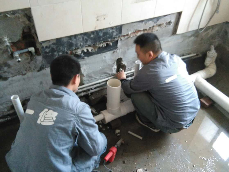 排水管安裝要點(diǎn)，管道粘接前應(yīng)對承插口