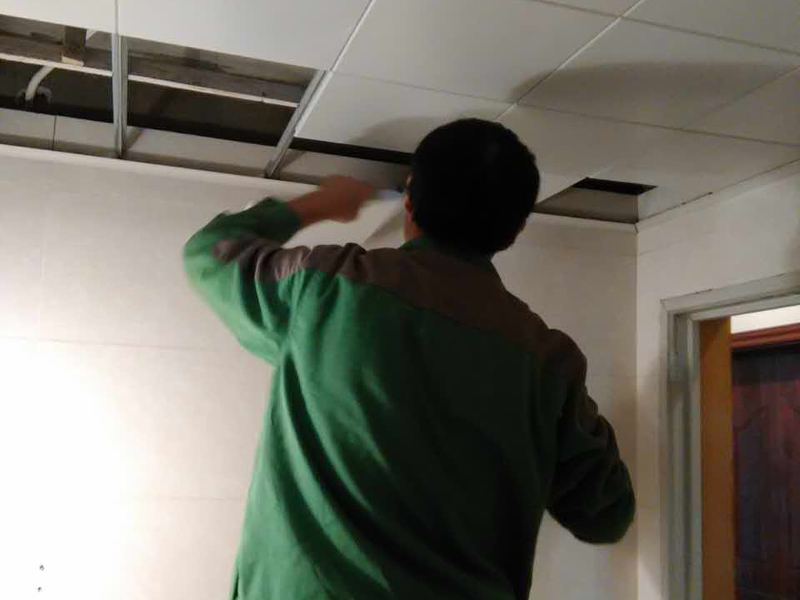 浴霸安裝方法詳解，浴霸位置應(yīng)位于人背