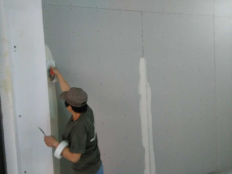 家裝隔墻安裝施工，隔墻與頂棚側墻接縫