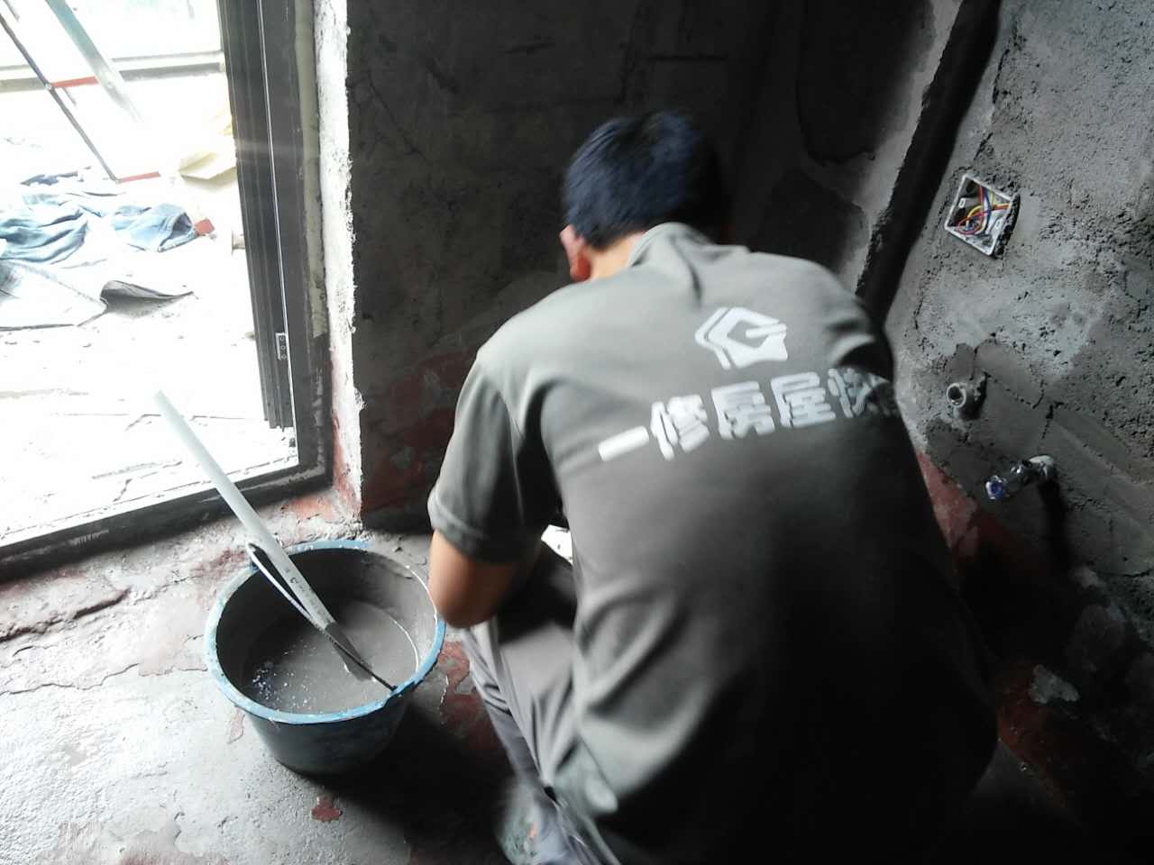 一修老式廚房改造、強(qiáng)化地板安裝、飄窗