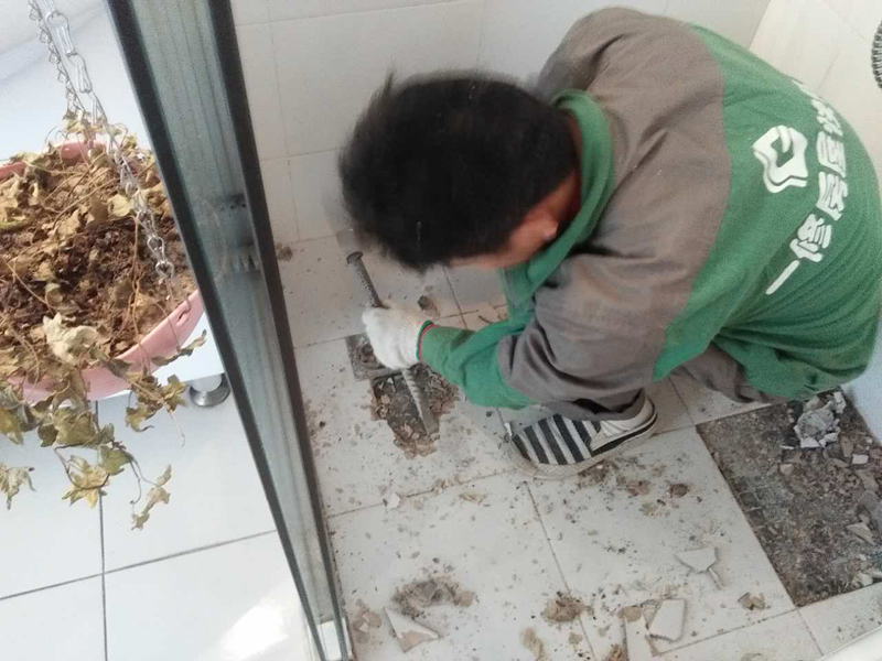 衛(wèi)生間地漏漏水怎么辦，老師傅告訴你這