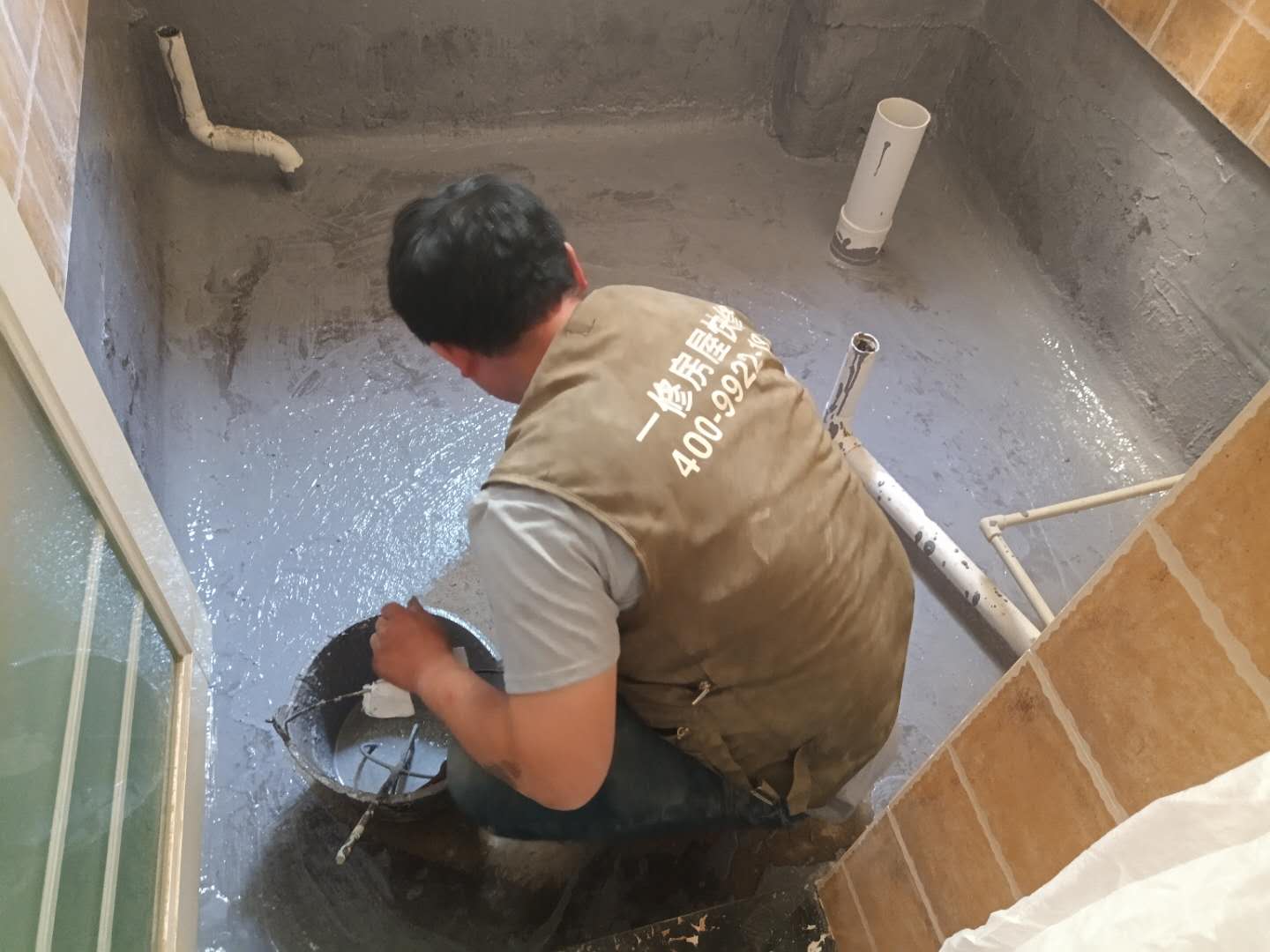 衛(wèi)生間墻壁漏水太糟心了，只要解決這兩