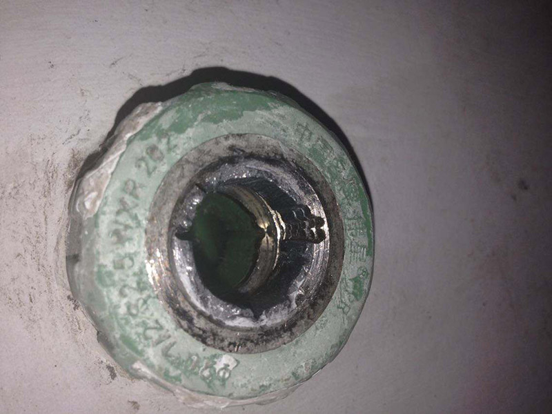 水龍頭斷在水管里如何輕松拿出，簡單粗