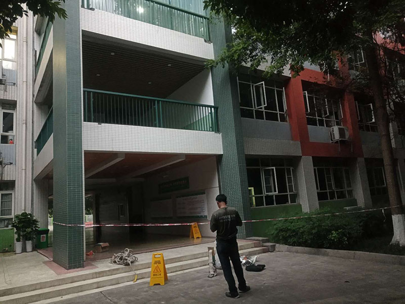 杭州車庫門維修，車庫門鋼絲繩壞了怎么