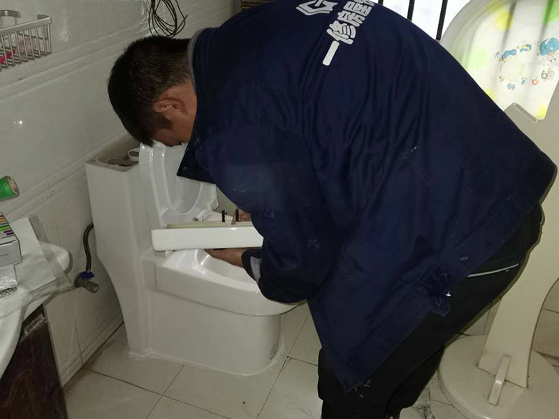 家庭衛(wèi)生間漏水如何解決，專業(yè)修衛(wèi)生間
