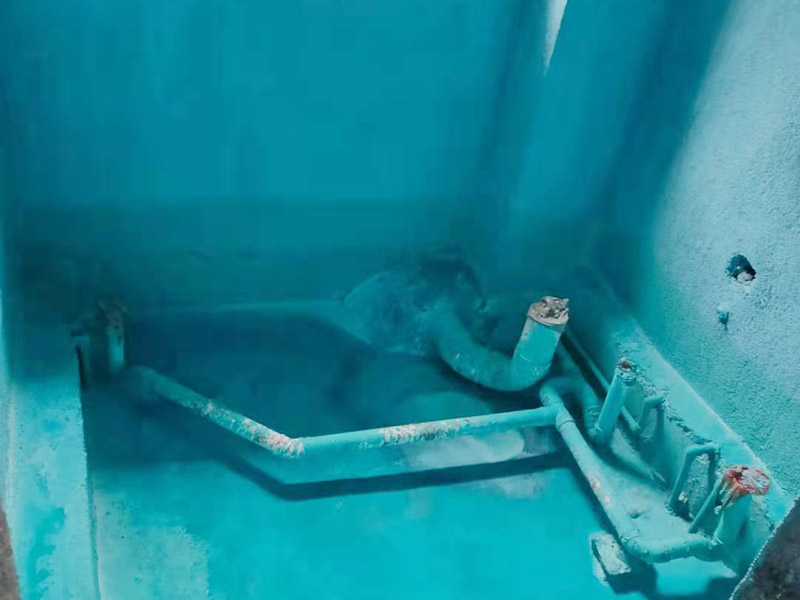 衛(wèi)生間粗下水管漏水了，衛(wèi)生間粗下水管