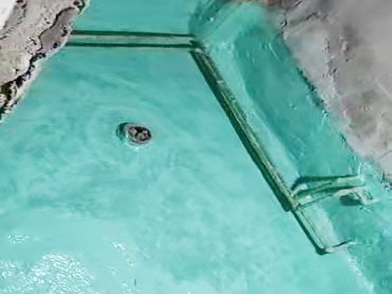 老房衛(wèi)生間水管漏水，衛(wèi)生間暗管從墻里