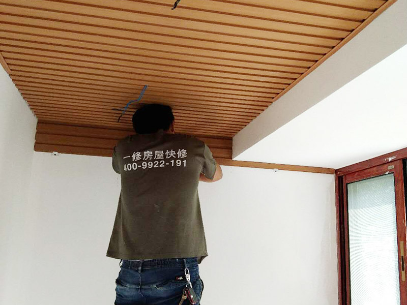 一般吊頂維修上門服務(wù)的師傅，都如何處