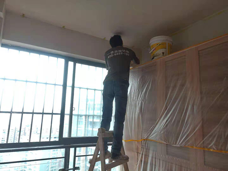 北京老房子客廳翻新大概會(huì)花多少錢？