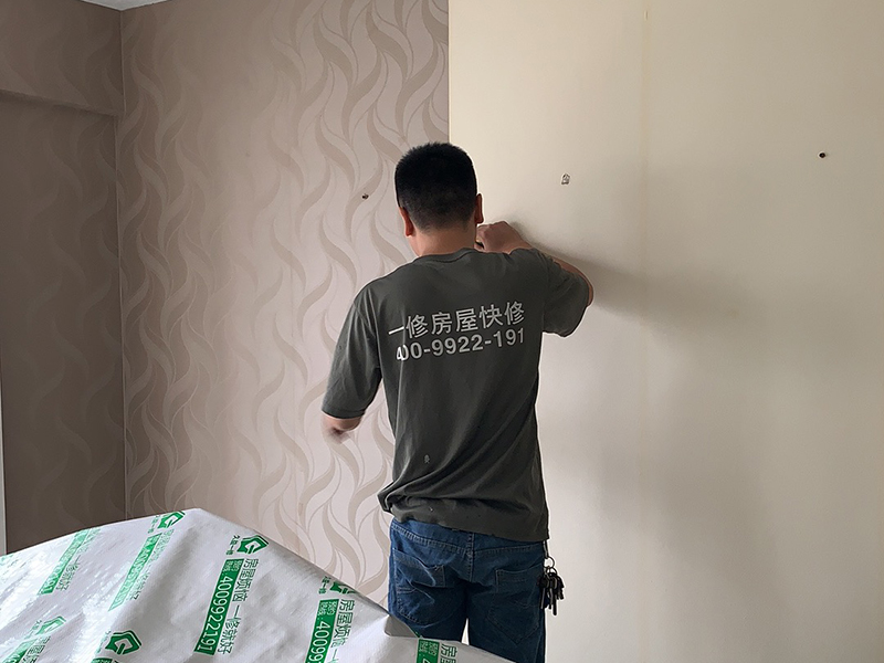 廣州墻面硅藻泥翻新，應(yīng)該如何操作