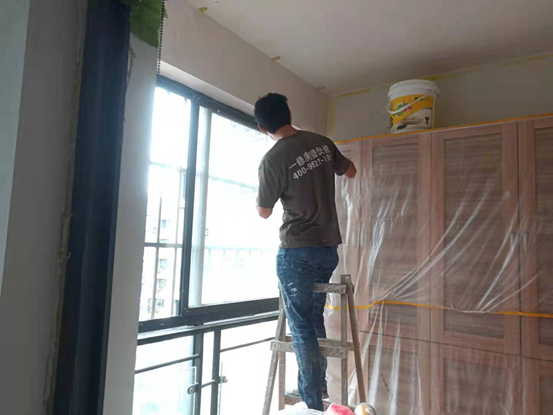 深圳墻面硅藻泥翻新，應(yīng)該如何操作