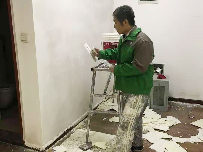 墻面發(fā)霉嚴(yán)重用什么處理好？墻面簡單翻