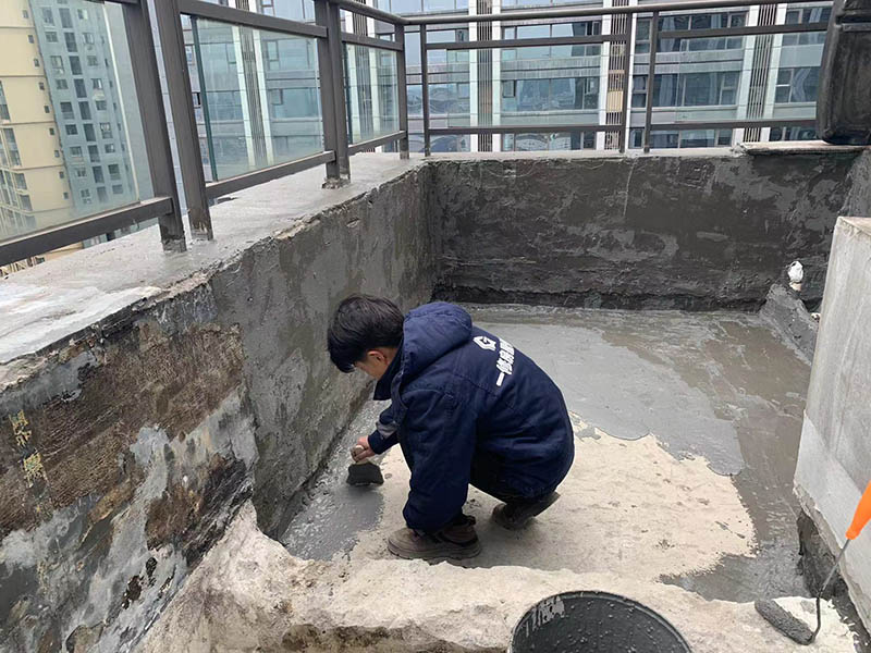 陽臺地面的混凝土加固施工多少錢？