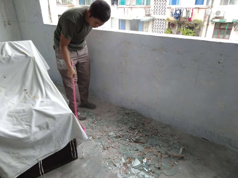 窗戶拆除、建渣清理